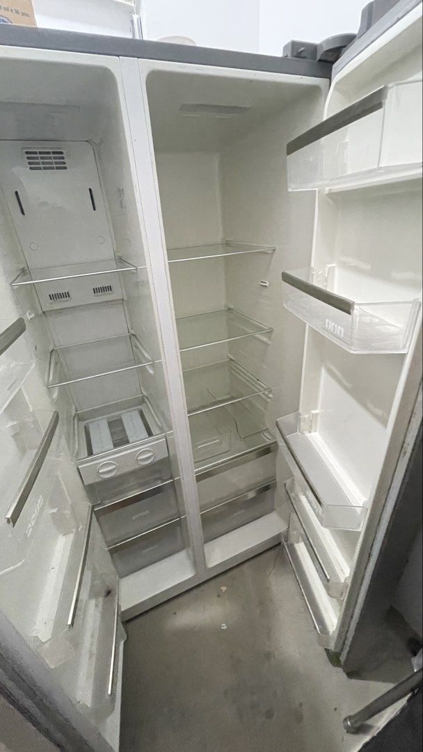 American Home Side-by-Side Inverter Refrigerator (Category: Refrigerators and Freezers) located in General Trias. Submitted by vb_824 (Listing ID 1446676919, Image 3). Description: 📍Lancaster, General Trias Honest Issue: - Dents - Nagamit na ang warranty. ( Compressor replaced ).