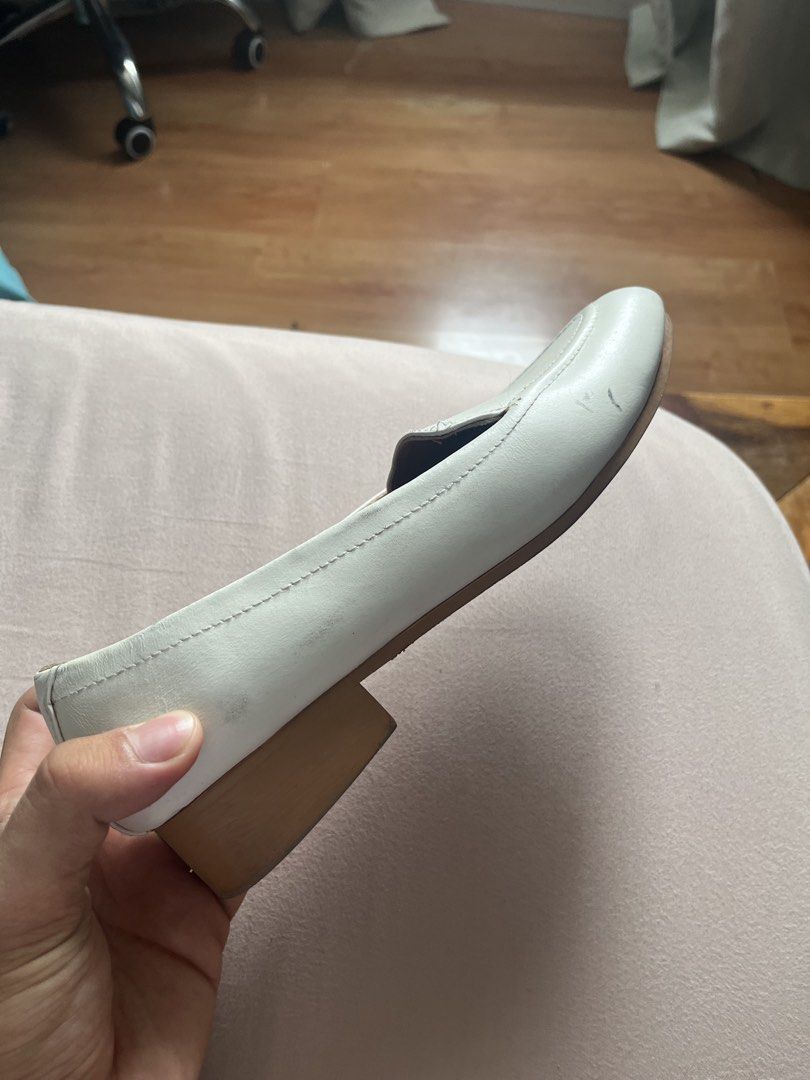 Andante White Leather Loafers (Category: Loafers) located in Manila. Submitted by austinver91082 (Listing ID 1446572235, Image 3). Description: RFS : DECLUTTERING - Brand: Andante - Style: Classic slip-on loafers - Material: White Leather - Heel: Low heel - Comfort: Comfortable for everyday wear.