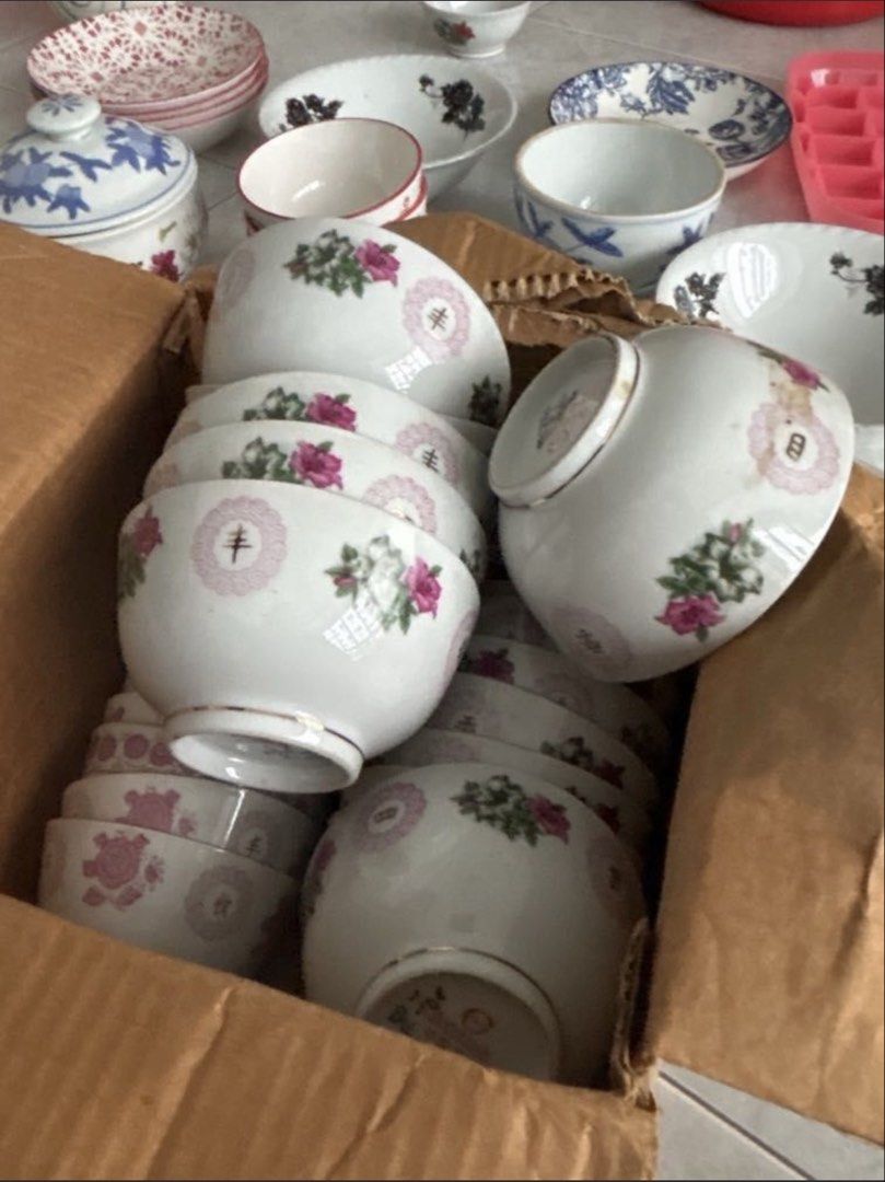 Antique design dinnerware495782500594493440