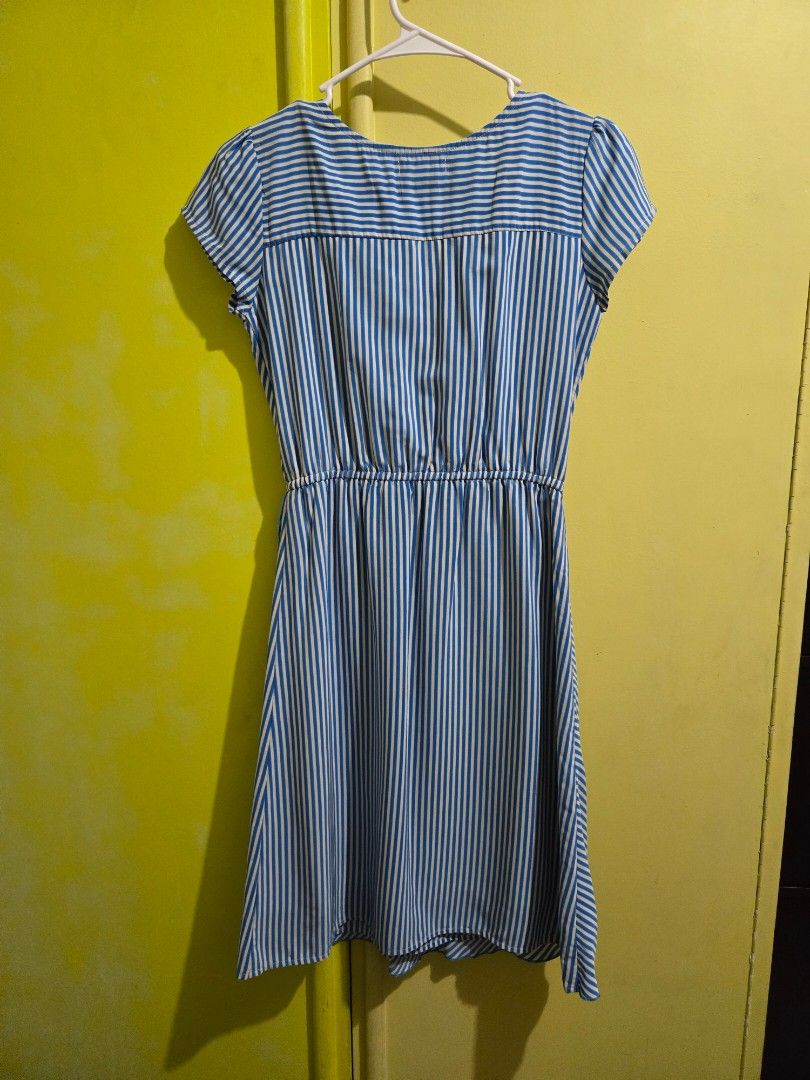 Apple and Eve Dress (Category: Dresses) located in Manila. Submitted by my_pink_closet (Listing ID 1446684854, Image 2). Description: Apple and Eve dress Fits XS to S Very nice in actual Like new Doesn't fit me anymore..