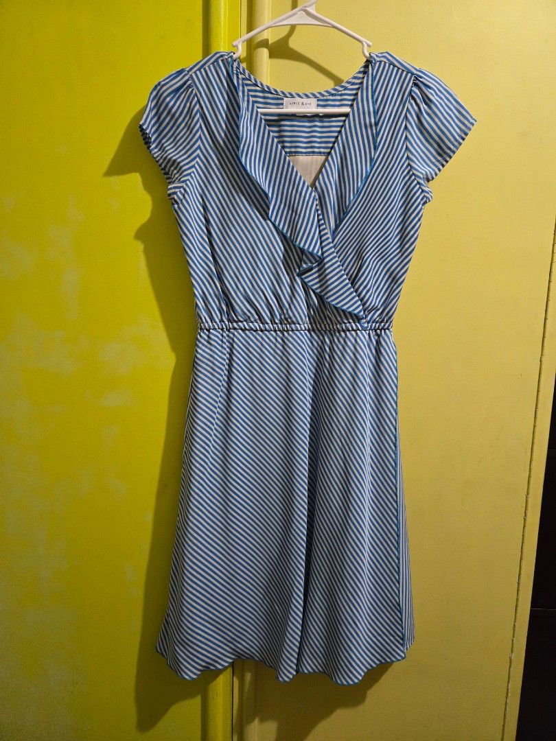 Apple and Eve Dress (Category: Dresses) located in Manila. Submitted by my_pink_closet (Listing ID 1446684854, Image 1). Description: Apple and Eve dress Fits XS to S Very nice in actual Like new Doesn't fit me anymore..