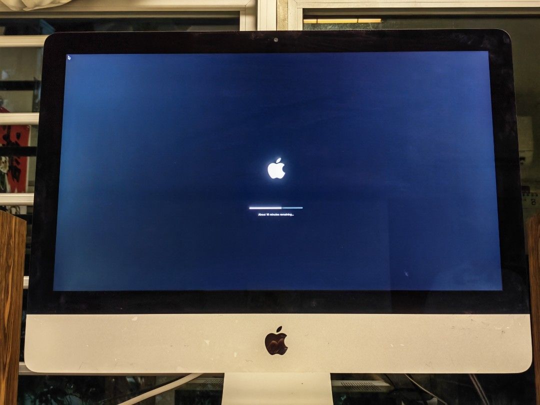 Apple iMac 21.5-inch Late 2015
