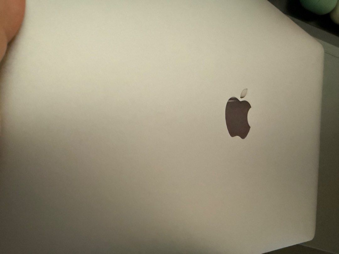 Apple MacBook Pro 13-inch495590622857144321