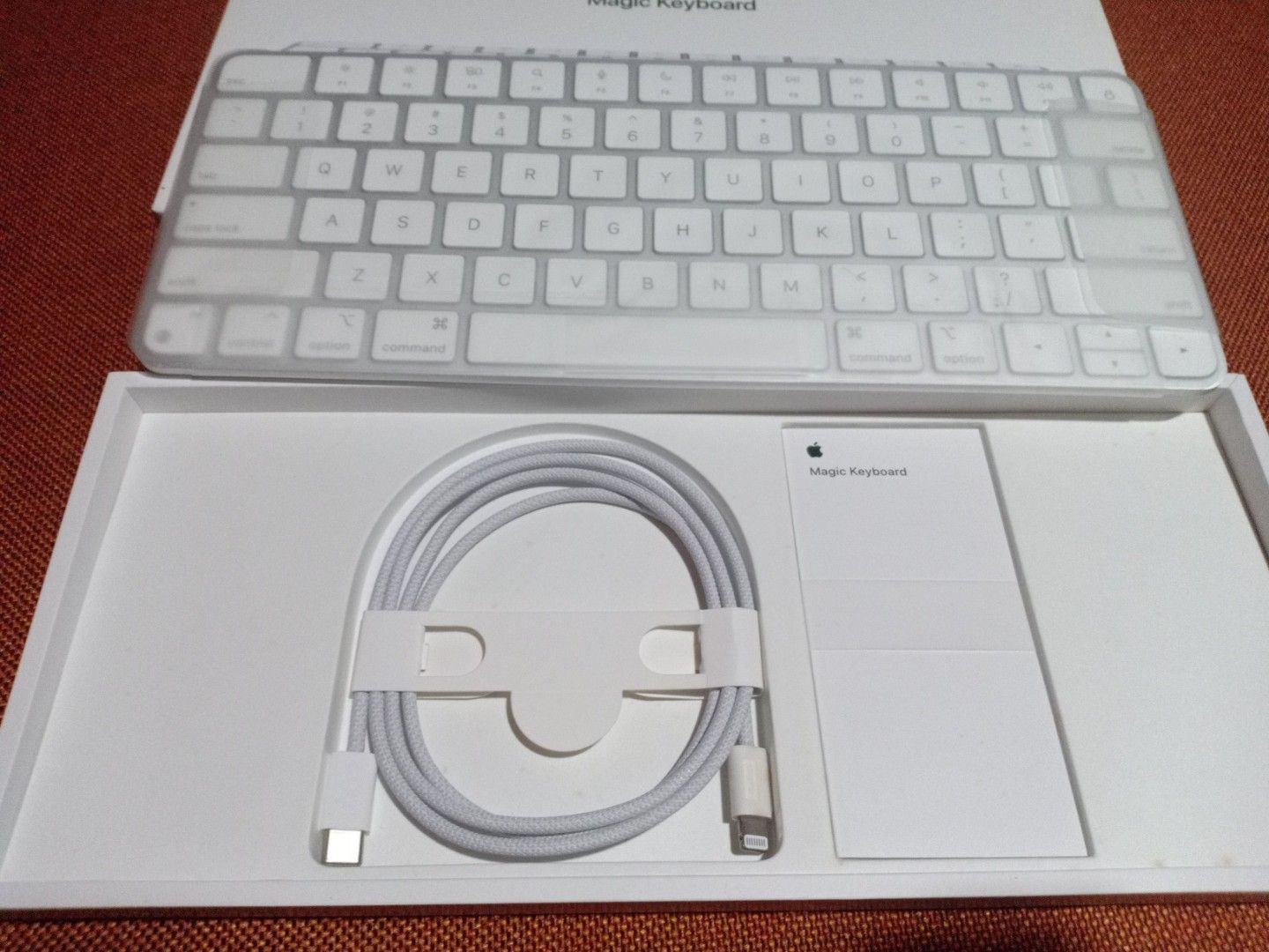 Apple Magic Keyboard A2450496052029244067843