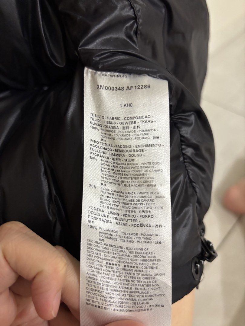 Armani Down jacket (Category: Coats, Jackets and Outerwear) located in Ipoh. Submitted by ccwardrobe__ (Listing ID 1446622015, Image 3). Description: Worn once Tip top condition .