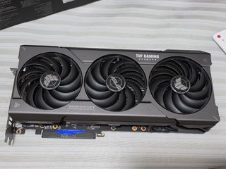 ASUS TUF Gaming AMD Radeon RX 7700 XT
