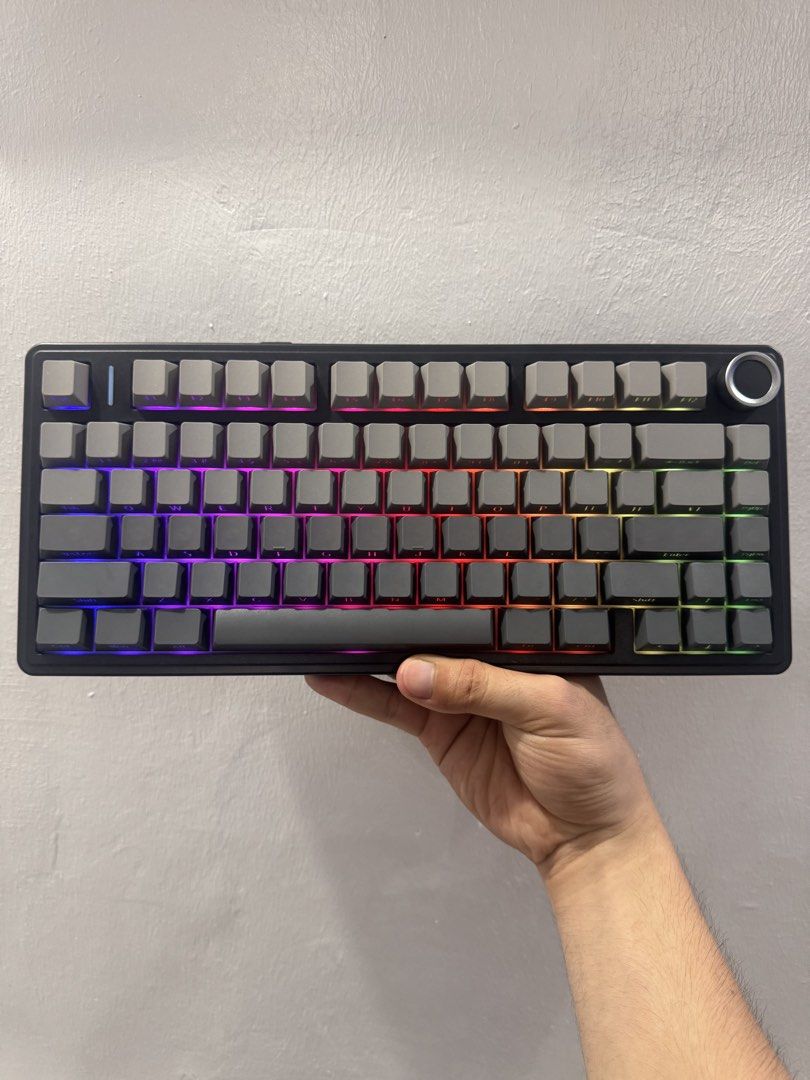 AULA FZ5 Mechanical Keyboard RGB Wireless Bluetooth (Category: Computer Keyboard) located in Imus. Submitted by rcarlamo (Listing ID 1446630035, Image 2). Description: - AULA FZ5 Mechanical Keyboard - Vibrant RGB lighting effects - Versatile connectivity: USB, Bluetooth, or 2.4G wireless - Convenient Type-C port for charging and wired connection - Includes USB cable - Ideal for both gaming and everyday typing AULA F75 Black Wireless Mechanical Ke