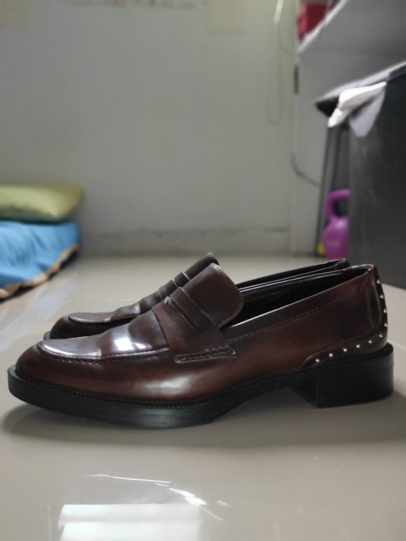 Authentic Zara Loafers Women (Category: Loafers) located in Bay. Submitted by kin0918 (Listing ID 1446608301, Image 3). Description: Free Shipping around Luzon Size 23.5.