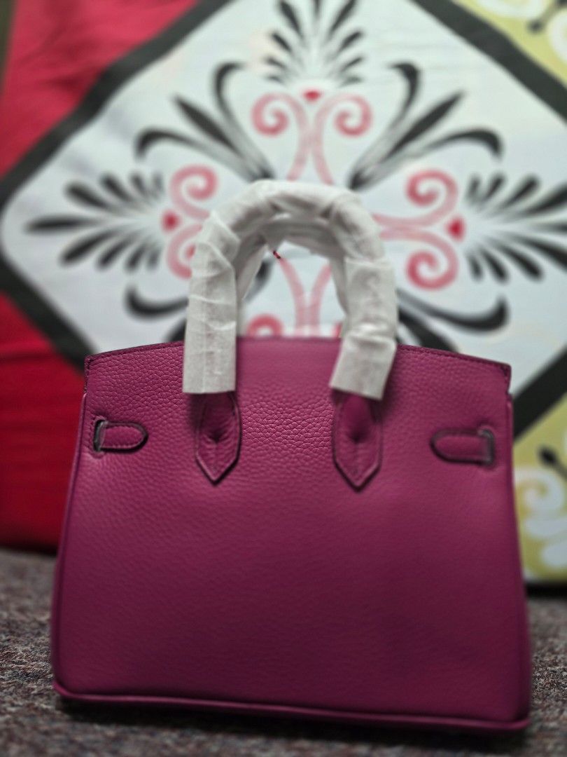 BAG (Category: Bags & Wallets) located in Singapore. Submitted by sanmyengtan (Listing ID 1446638607, Image 3). Description: semi leather bag/sling brand new one collect anyday.