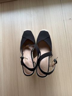 (Category: ) located in . Submitted by lorlina (Listing ID 1446652388, Image 1). Description: .