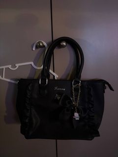 (Category: ) located in . Submitted by clearmywardrobiwe (Listing ID 1446707213, Image 1). Description: .