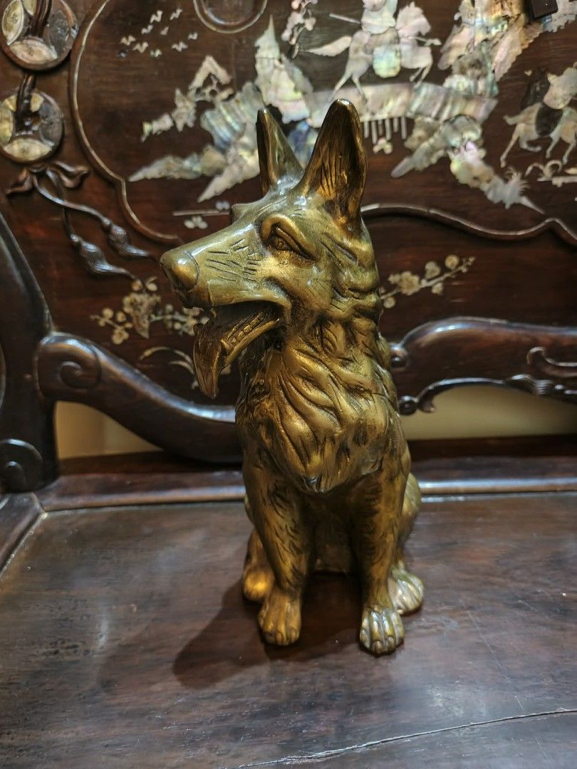 Brass fog statue display (Category: Vintage Collectibles) located in Manila. Submitted by kurukutuk (Listing ID 1446693088, Image 1). Description: brass dog statue display 10 x 5 inches HxL made of brass.