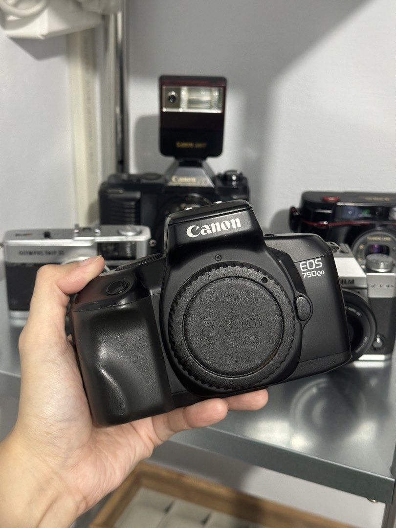 Canon EOS 750qd Film Camera (Category: Cameras) located in Taguig. Submitted by rdsaaaa (Listing ID 1446666633, Image 1). Description: No lens and no battery. Last time this was tested, it’s perfectly working. Wasn’t able to use since there’s no available lens. As is. .