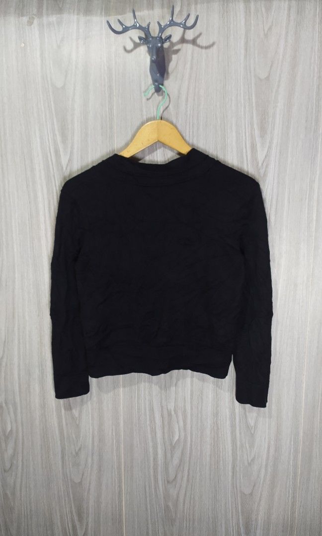 Chanel Uniform Black Sweater Cardigan (Category: Longsleeves) located in Naga. Submitted by secondspinv2 (Listing ID 1446719472, Image 3). Description: Chanel Uniform Black Sweater Cardigan ✅Size: M ✅Width: 18 ✅Length: 18.5 ✅Sleeve: 20 ✅Color Rate: 9.5/10 ✅ No Issue ✅Need Wash ✅Location: Bicol Naga City, Camarines Sur ✅Courier: J&T Express/Flash Express ✅MOP: Gcash only.