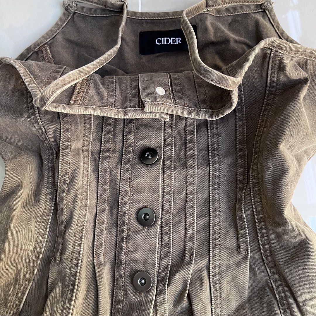 cider top (Category: Others Tops) located in Valenzuela. Submitted by heroeia (Listing ID 1446614199, Image 2). Description: dm for measurements .