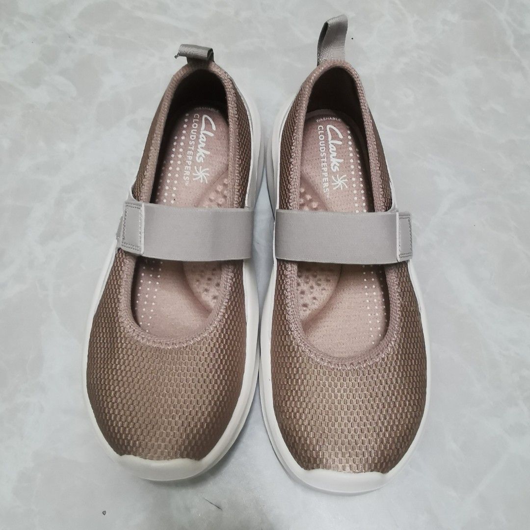 Clarks Cloudsteppers Solevana Jane Flats (Category: Flats) located in Selayang. Submitted by wanpb (Listing ID 1446654530, Image 2). Description: Kasut masih baru, salah beli saiz untuk isteri. Saiz UK5 Warna Mauve Combi Harga beli RM288, naknjual RM250 sahaja Boleh pos semenanjung Malaysia, Sabah & Sarawak. .