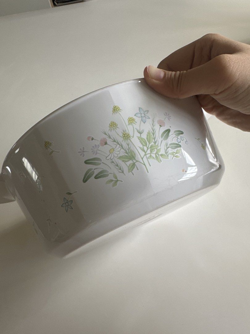 CorningWare casserole dish495417215734272001