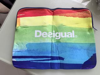 Desigual507861909489602560