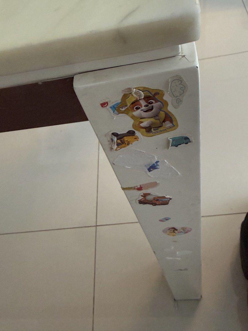 Dining Table (Category: Tables & Sets) located in Singapore. Submitted by dianajy (Listing ID 1446721183, Image 2). Description: 85*135 Self collect 4seater Without chairs stickers on the table legs.
