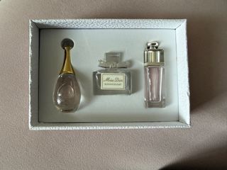 （分類：）位於 。 由 cherrymacyii 提交（商品編號 1446619784，圖片 1）。簡介： 。