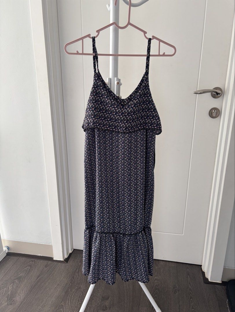 Dress Pantai Summer Floral Bunga (Kategori: Gaun & Rok) berada di Jakarta Selatan. Dikirim oleh bila.stuff (ID iklan 1446608511, Gambar 1). Deskripsi: Up to L.