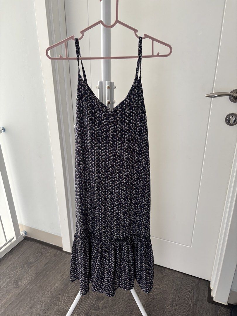 Dress Pantai Summer Floral Bunga (Kategori: Gaun & Rok) berada di Jakarta Selatan. Dikirim oleh bila.stuff (ID iklan 1446608511, Gambar 3). Deskripsi: Up to L.