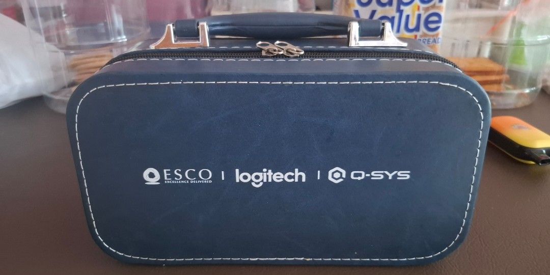 ESCO | logitech | Q-SYS495429871857182721
