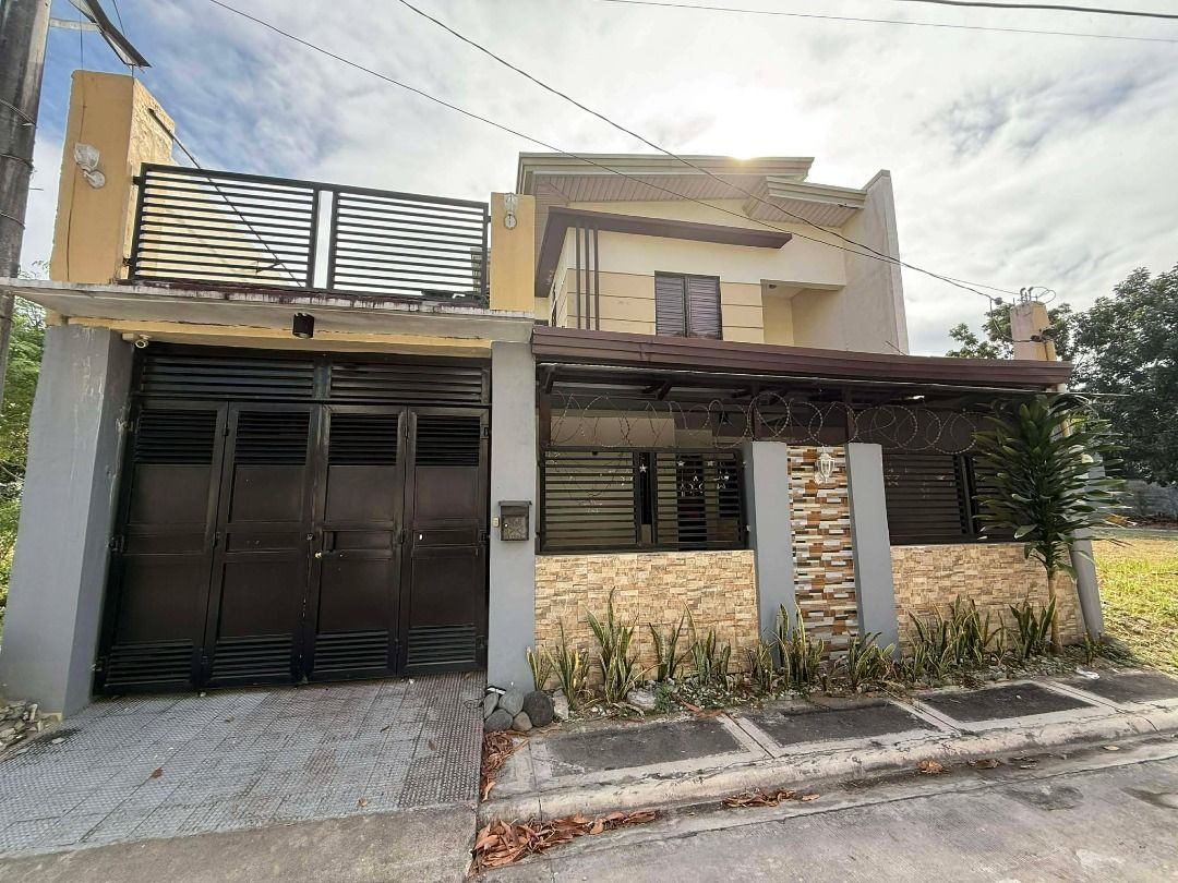 House & Lot For Sale (Category: House & Lot) located in Manila. Submitted by lezha.martini (Listing ID 1446625050, Image 2). Description: House & Lot For Sale din Clark Manor Residential Estate Brgy Duquit Mabalacat City Pampanga Lot Area 120 sqm Floor Area 240 sqm 4 Bedrooms 2 Toilet & Bath 1 Car Garage With terrace P5.5M net For Inquiries Pls Call: (0905)4171548.