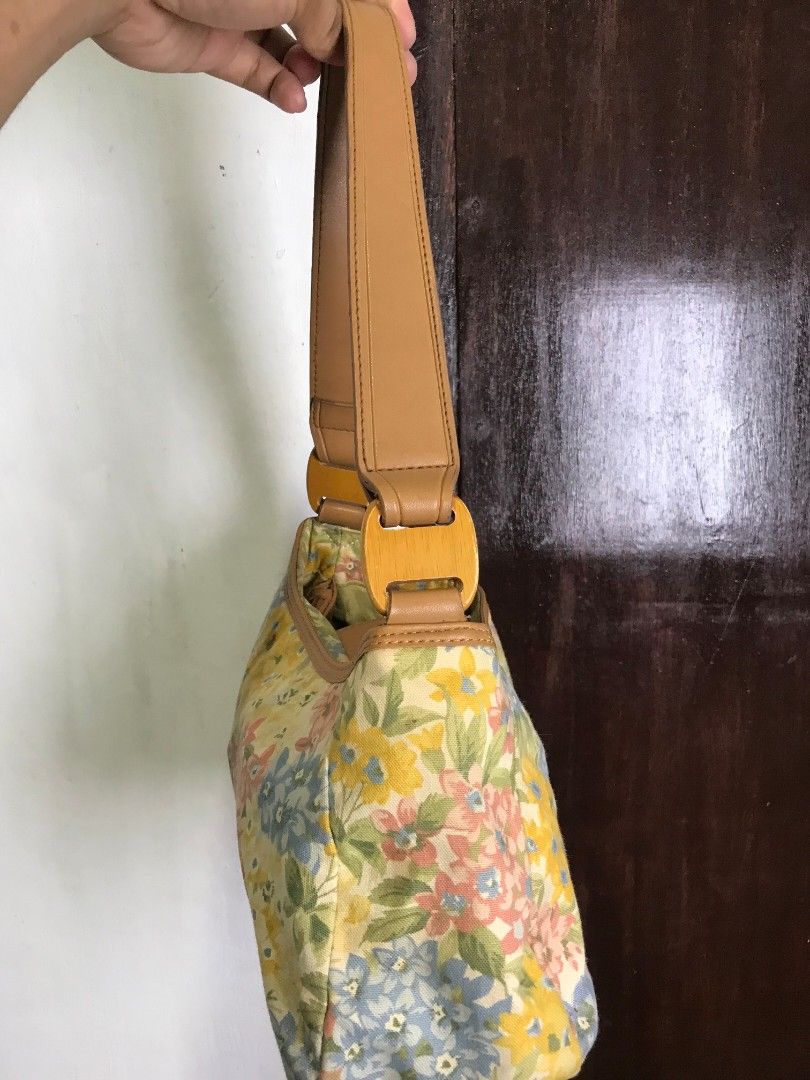 FOSSIL MULTICOLOR FLOWER FLORAL PATTERN HOBO BAG PURSUE (Category: Luxury Bags & Wallets) located in Naga. Submitted by black-market00 (Listing ID 1446713843, Image 3). Description: SOBRANG GANDA PA NETO SA PERSONAL THE MAIN ISSUE IS MINIMAL RUST STAIN AND MAY BLACK NA GLUE NA NADAKIT SA WOOD NA TATANGAL NAMAN.