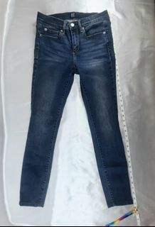 (Category: ) located in . Submitted by bhelprelovedcloset (Listing ID 1446620739, Image 1). Description: .