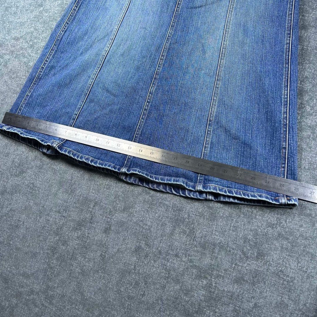 Gap Stretch Long Denim Skirt (Category: Skirts) located in Manila. Submitted by emvishop (Listing ID 1446608004, Image 3). Description: Gap Stretch Long Denim Skirt Price: PHP 500 Dimension: 34 x 32 x 26.5 Condition: Good Condition Store SKU: A-61 Please don’t hesitate to message us for inquiries or assistance with your transaction. (take note that the color may appear different due to lighting conditions.