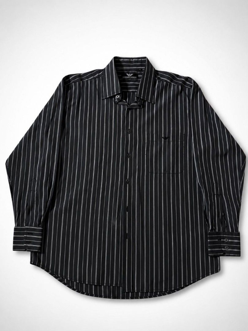 Giorgio Armani Shirt Stripe Black (Kategori: Atasan) berada di Bandung. Dikirim oleh tntgoodstuffs (ID iklan 1446705720, Gambar 3). Deskripsi: kemeja stripe Giorgio Armani lengan panjang casual formal size L/XL.