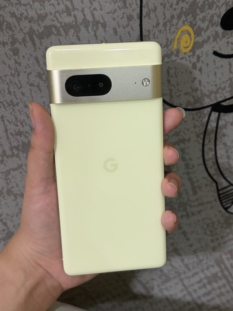 GOOGLE PIXEL 7 (Category: Google Pixel) located in Makati City. Submitted by p.lyza (Listing ID 1446636543, Image 1). Description: Google Pixel 7 8/128gb Screen: 6.3-inch OLED (Smooth 90Hz display) Processor: Google Tensor G2 Cameras: 50MP main camera Memory: 8GB RAM Battery: 4,355 mAh (replaced march 2026) Cosmetics : 9/10 has scratches sa lcd Performance: still smooth and fast. Notes: Madami po gasgas sa mismong lcd but di naman sya pansin if n