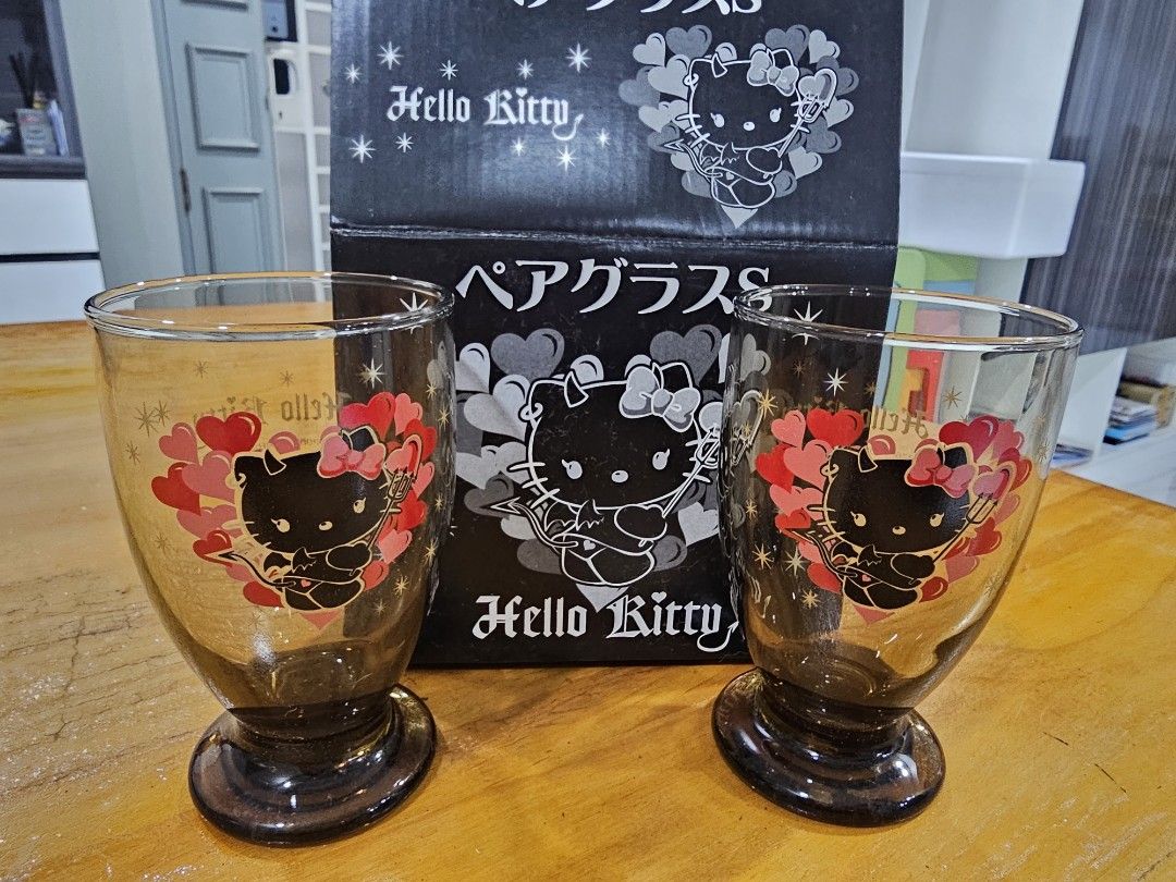 Hello Kitty Pair Glasses with Box495775015879976960