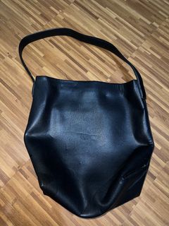 (Category: ) located in . Submitted by dezaaaa (Listing ID 1446559500, Image 1). Description: .