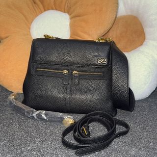 (Category: ) located in . Submitted by c.c_preloved (Listing ID 1446630027, Image 1). Description: .