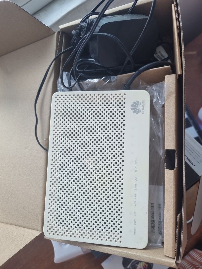 Huawei WiFi Router with Power Adapter495243226493767680