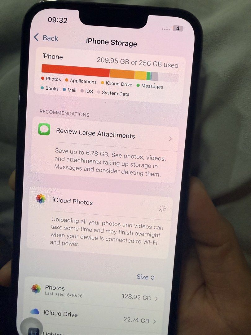Iphone 13 Pro 256GB (Category: iPhone X Series) located in Caloocan City. Submitted by hanaferrer52600 (Listing ID 1446654445, Image 3). Description: Minor scratches on the side 77% battery health .