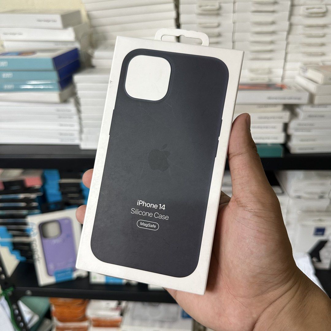 iPhone 14 MagSafe Case (Category: Cases & Sleeves) located in Manila. Submitted by ryan_cos (Listing ID 1446572417, Image 2). Description: Original Apple Case from MacStore Original price: ₱3,390 My selling price: ₱500 Silicon Clear 🚚 Delivery Nationwide via LBC, Lalamove, Grab, or any courier you prefer (Payment First) 📩 Message us for inquiries or reservations! FB Page: Inokas Gadyet.