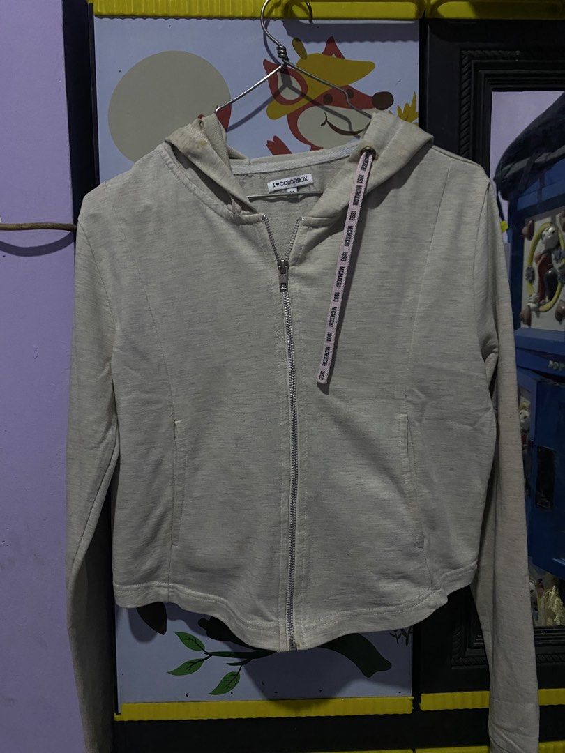 Jacket colorbox (Kategori: Atasan) berada di Bekasi. Dikirim oleh alwayslovejay (ID iklan 1446557255, Gambar 1). Deskripsi: Ada beberapa minus.