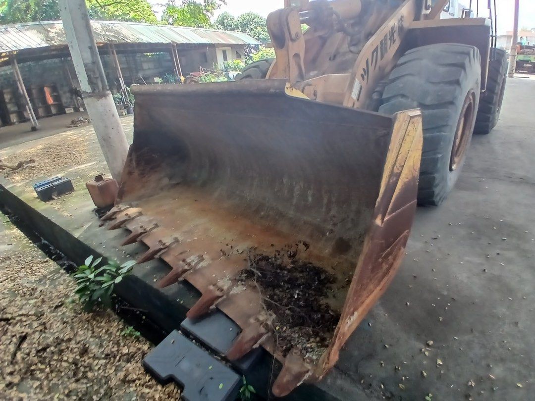 Komatsu Payloader WA-400 seldom use (Category: Construction Tools & Equipment) located in Marikina City. Submitted by 09178519536 (Listing ID 1446579341, Image 3). Description: PAYLOADER Brand: Komatsu Model: WA-400 Working Condition SALE IS ON “AS IS” “WHERE IS” Basis Asking Price: Php1,670,700 Acknowledgement only Pick up only .
