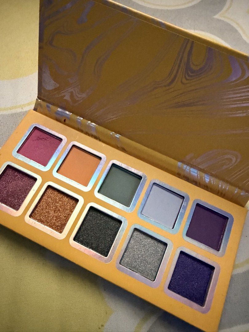 Kylie Jenner (Category: Makeup) located in Manila. Submitted by pinkismyhappycolor16 (Listing ID 1446545934, Image 1). Description: Video call nalang para makita nyo lahat.