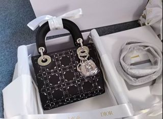 (Category: ) located in . Submitted by chicluxury (Listing ID 1446580182, Image 1). Description: .
