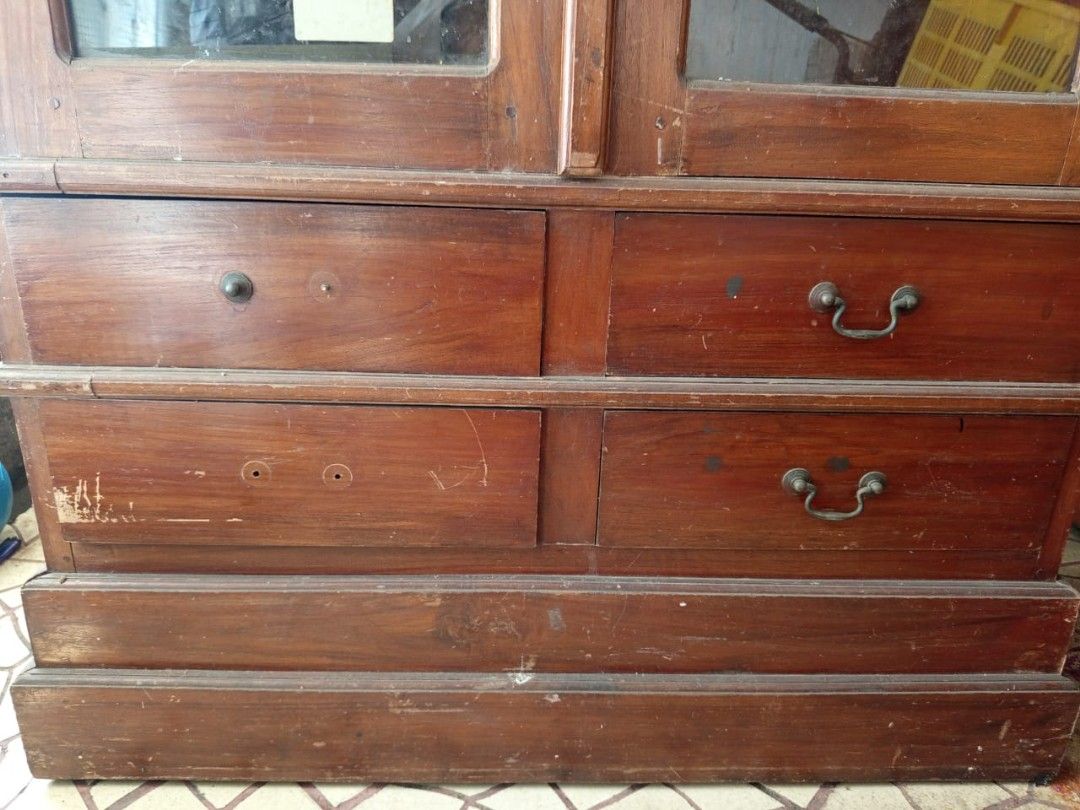 LEMARI KACA KAYU JATI ASLI (Kategori: Perabotan Rumah) berada di Jakarta Pusat. Dikirim oleh hellawstor59355 (ID iklan 1446618791, Gambar 2). Deskripsi: Bahan : Kayu jati Ukuran : Panjang 100cm, Lebar 40cm, dan Tinggi 175cm 2 pintu kondisi lemari seperti yang difoto AMBIL DITEMPAT (NON COD) HARGA NEGO.