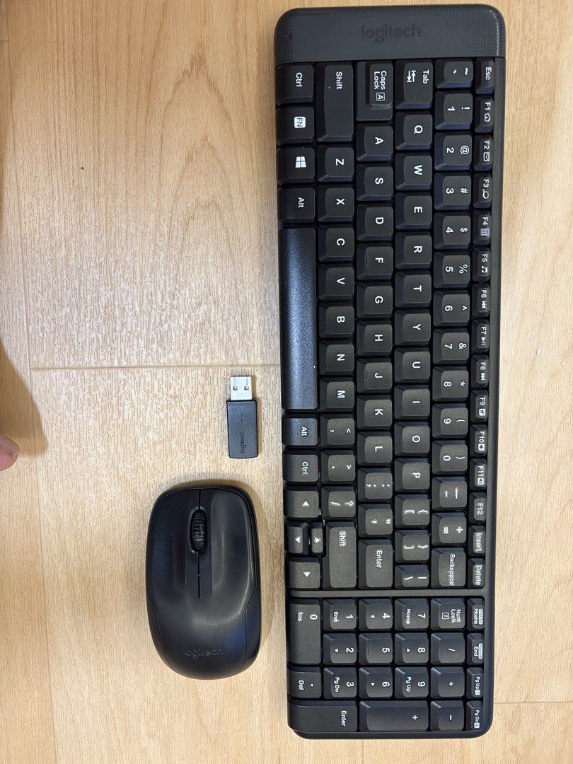 Logitech Wireless Keyboard and Mouse Combo with USB Receiver495723432829921280