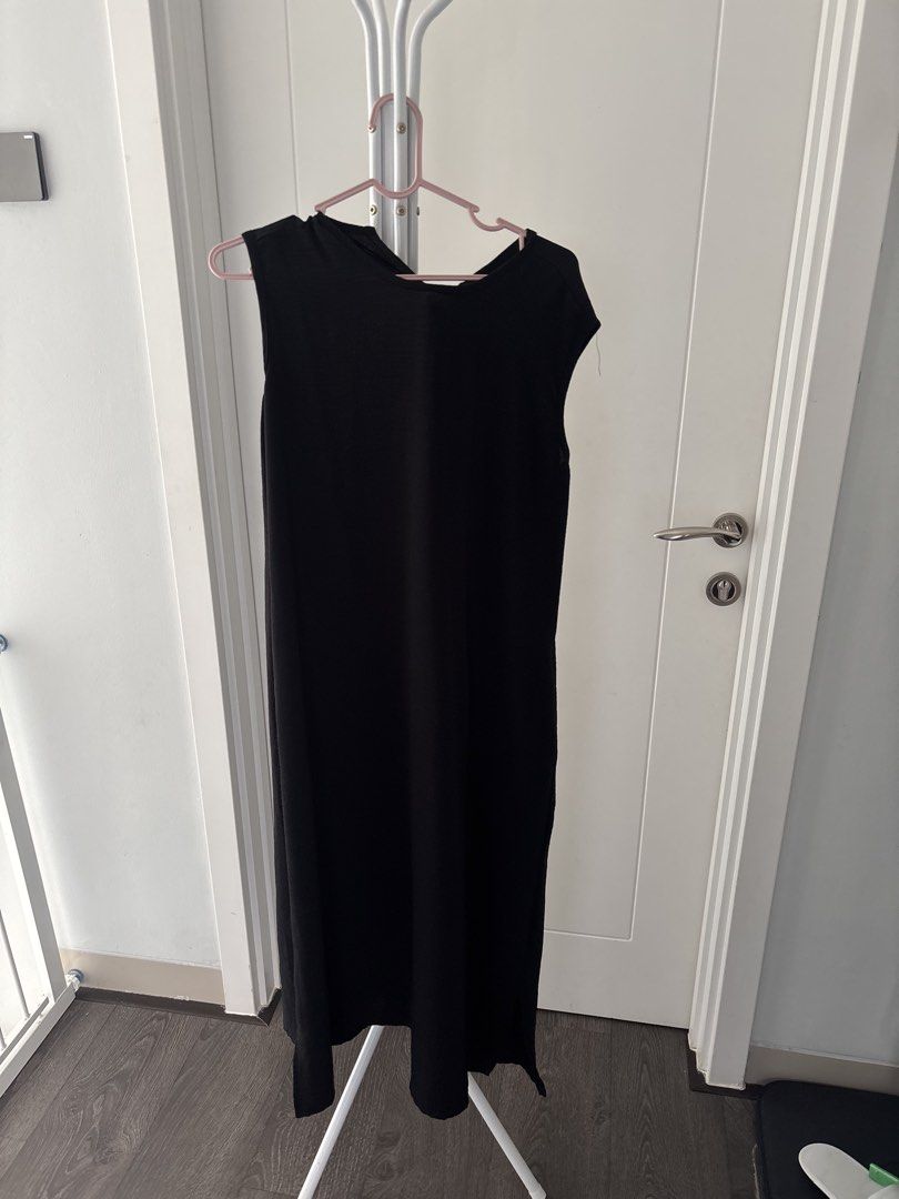 Long Dres Hitam Sleeveless Daleman Dress (Kategori: Gaun & Rok) berada di Jakarta Selatan. Dikirim oleh bila.stuff (ID iklan 1446612395, Gambar 1). Deskripsi: Up to L.