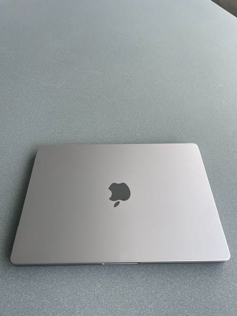 MacBook Pro 14" (2023) – M2 Max / 32GB RAM / 1TB SSD – Excellent Condition