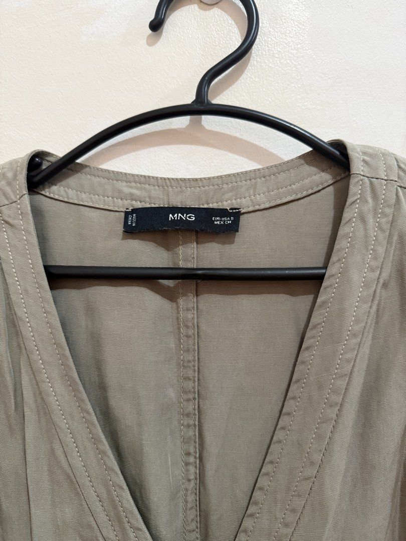 Mango Sleeveless V-Neck Button-Up Jumpsuit Olive Green (Category: Jumpsuits) located in Taguig. Submitted by ideclutter_manila (Listing ID 1446657296, Image 2). Description: Too long Best for tall girlies.