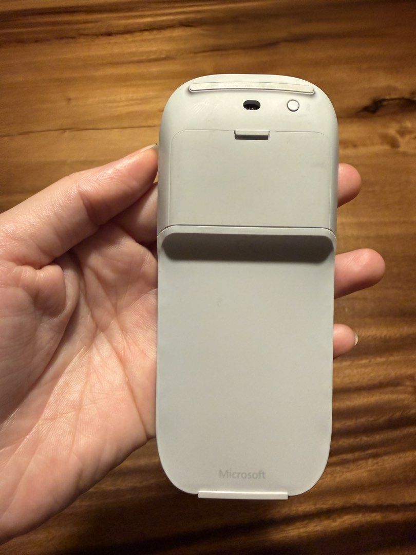 Microsoft Surface Arc Wireless Bluetooth Mouse in Light Gray495724971101399042