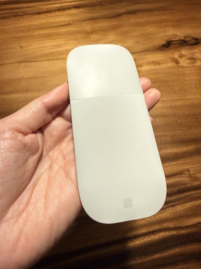 Microsoft Surface Arc Wireless Bluetooth Mouse in Light Gray495724971101399041